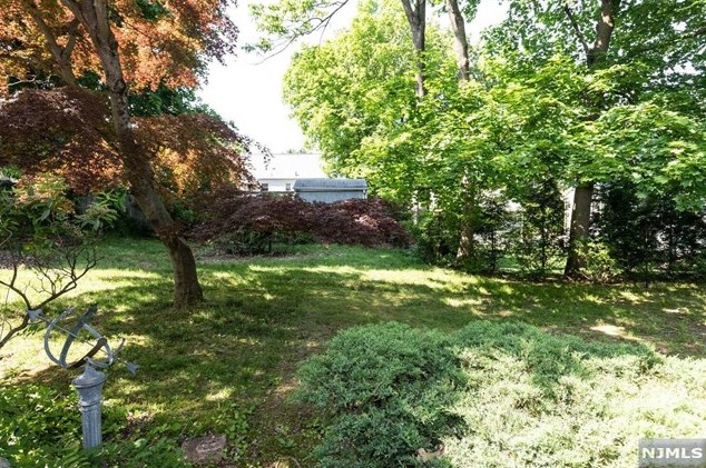 60 Conklin Ave, Hillsdale NJ  07642-2245 exterior