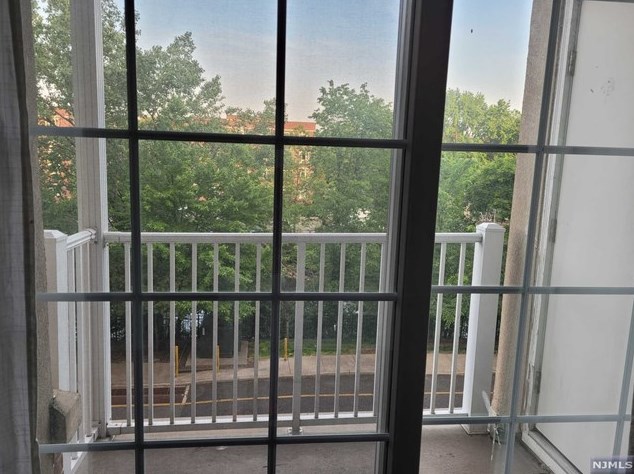 2208 Windsor Park Ct, Englewood NJ  07631-4978 exterior