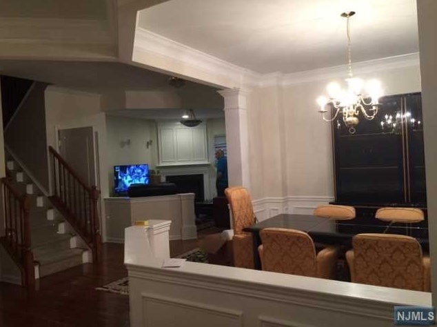 43 Thistle Dr, Paramus NJ  07652-1353 exterior