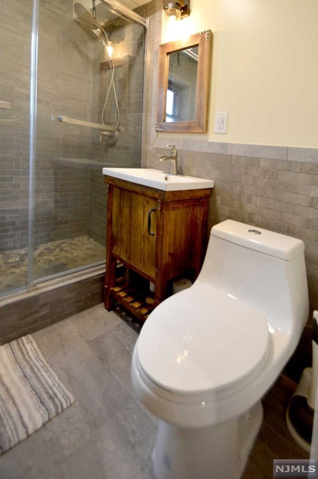 3051 Edwin Ave, West Fort Lee NJ  07024-3662 exterior