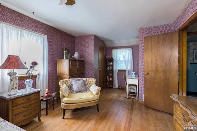 528 Market St, Elmwood Park NJ  07407-3106 exterior