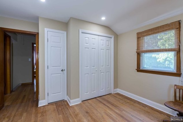 528 Market St, Elmwood Park NJ  07407-3106 exterior