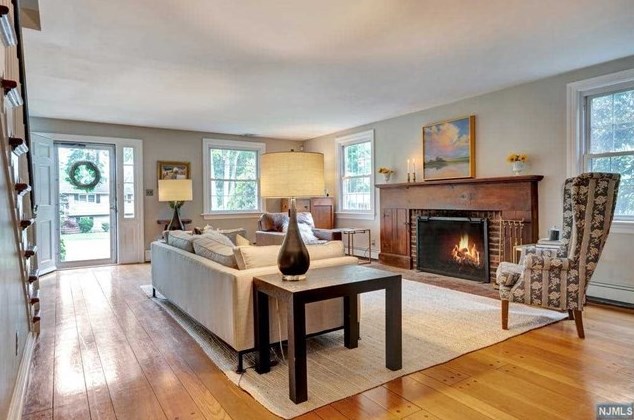 130 Dale Ave, Allendale, NJ 07401