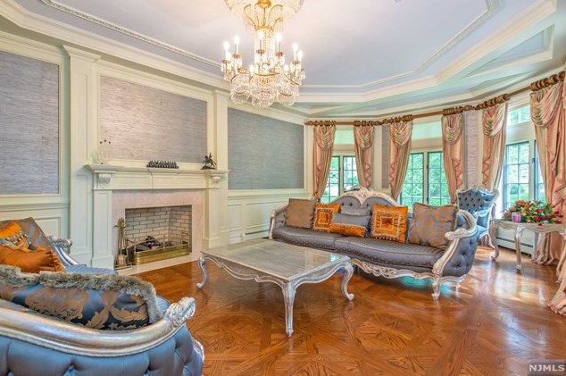 550 Summit St, Englewood NJ  07632-3013 exterior