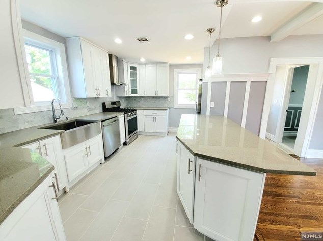 39 Lindley Ave, Tenafly NJ  07670-2816 exterior