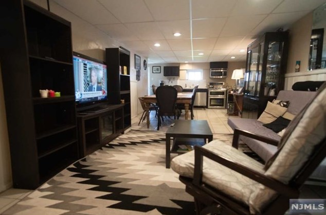 3 Lewis St, Nutley NJ  07110-3345 exterior