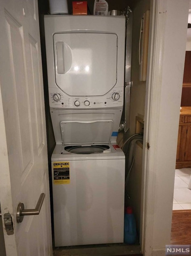 1420 Westgate Dr, West Fort Lee NJ 07024-2170 exterior