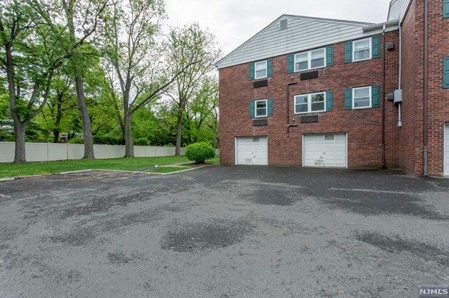 62 Franklin St, Tenafly NJ 07670-3819 exterior