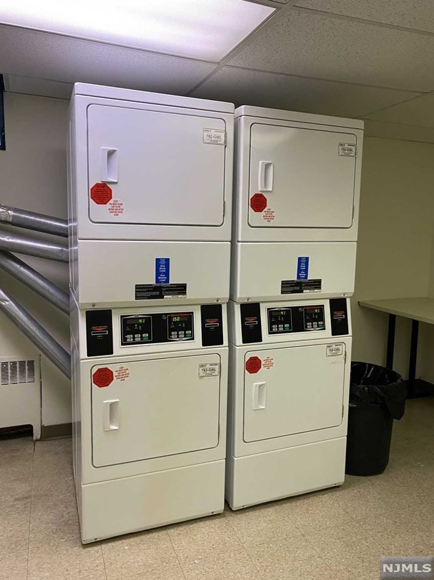 241 Main St, Bergenfield NJ 07621-2234 exterior