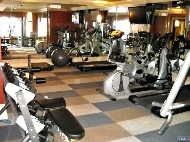 54 Polifly Rd, Hackensack NJ  07601-3205 exterior