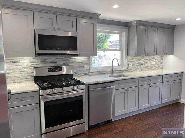 531 Saddle River Rd, Saddle Brook NJ  07663-4638 exterior