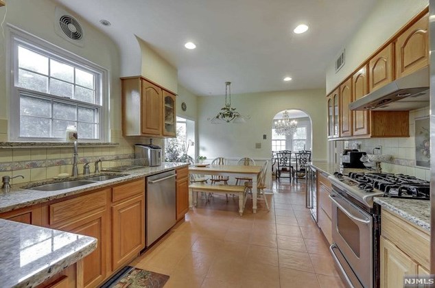 17 Wilson Ave, Rutherford NJ 07070-2732 exterior