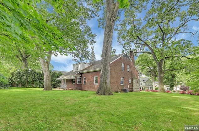 17 Wilson Ave, Rutherford NJ 07070-2732 exterior