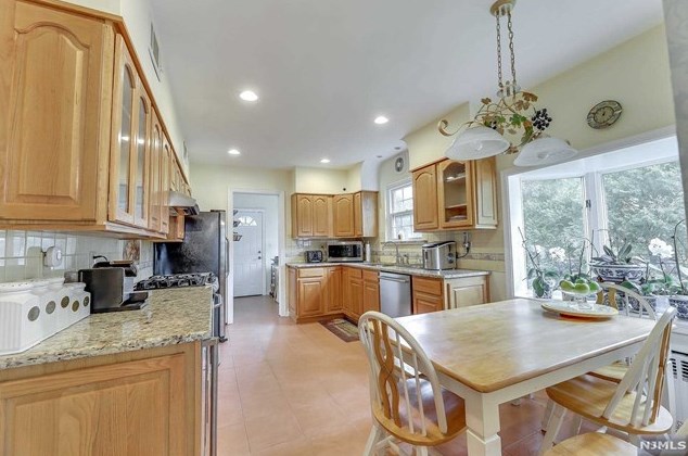 17 Wilson Ave, Rutherford NJ 07070-2732 exterior