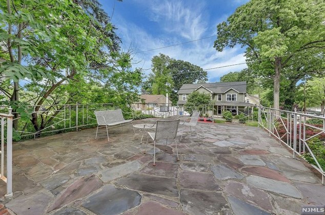 17 Wilson Ave, Rutherford NJ  07070-2732 exterior