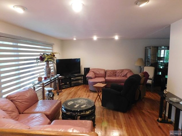 47 Franklin Ct, Emerson NJ  07630-1419 exterior