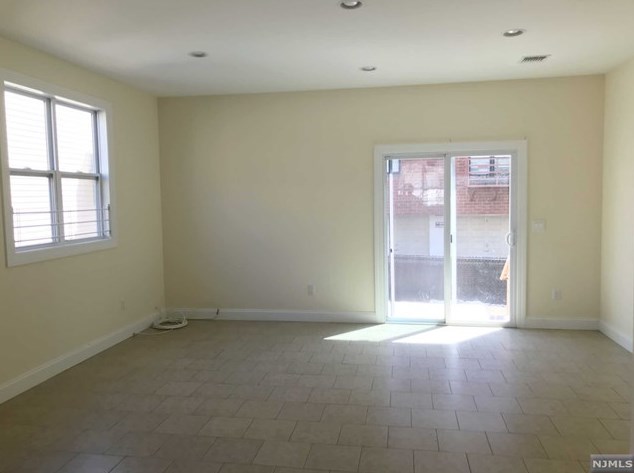 55 Worth St, Hackensack NJ  07601-6519 exterior