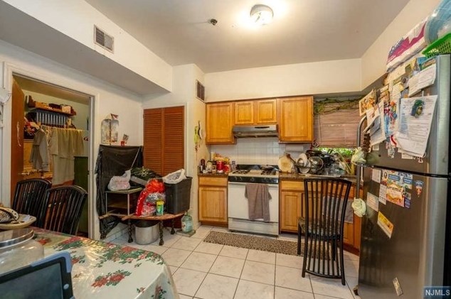 105 Cutler St, Newark NJ 07106-2532 exterior