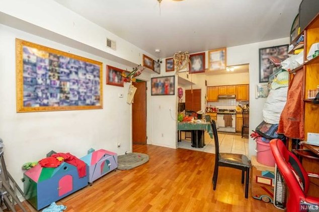 105 Cutler St, Newark NJ 07106-2532 exterior