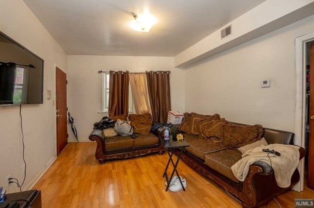 105 Cutler St, Newark NJ 07106-2532 exterior