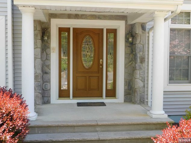 21 Ramapo Mountain Dr, Midvale NJ  07465-1635 exterior