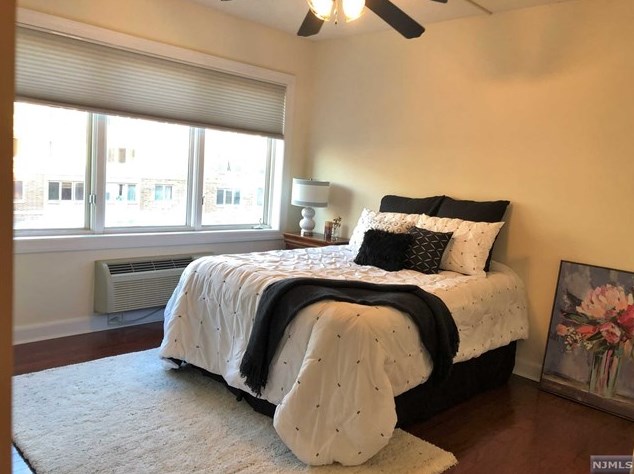 3307 City Pl, Edgewater, NJ 07020