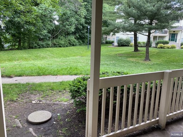 34 Spruce Ct, Clifton NJ  07014-1368 exterior