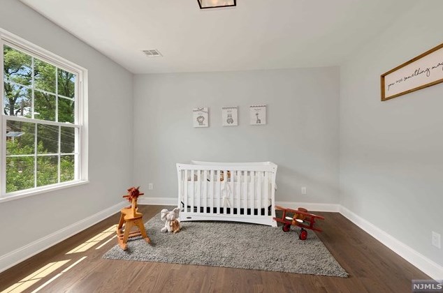 27 Sand Rd, Westwood NJ  07675-2417 exterior