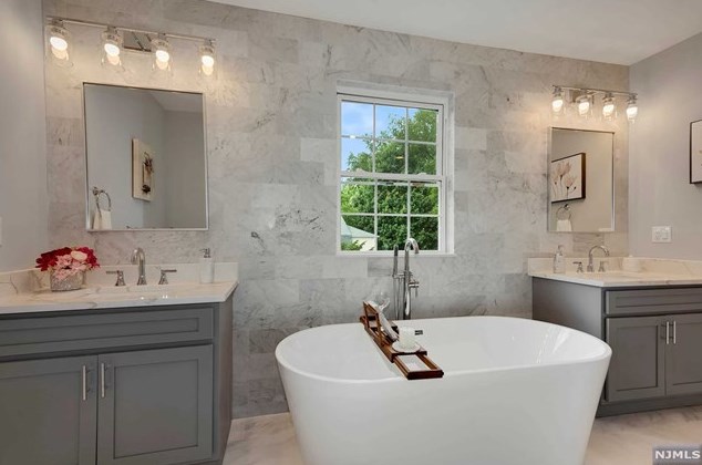27 Sand Rd, Westwood NJ  07675-2417 exterior