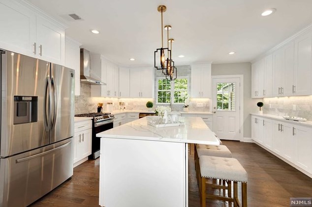 27 Sand Rd, Westwood NJ  07675-2417 exterior