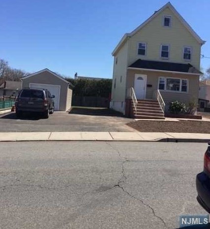 1114 Stonewall Ln, Secaucus NJ  07094-4114 exterior