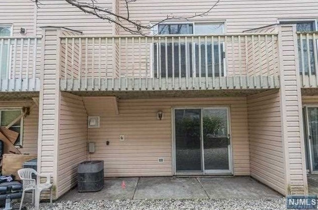 111 Washington Ave, West Fort Lee NJ  07024-3502 exterior