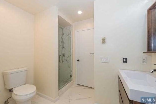 111 Washington Ave, West Fort Lee NJ  07024-3502 exterior