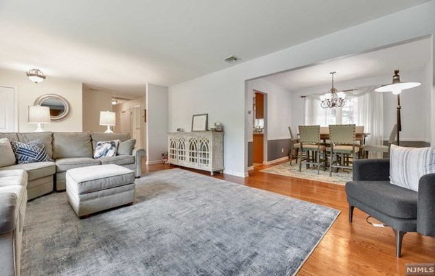 51 Fairhaven Dr, Hillsdale NJ  07642-1127 exterior