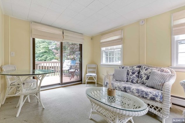 51 Fairhaven Dr, Hillsdale NJ  07642-1127 exterior