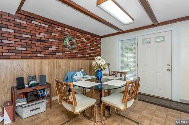 28 Entwistle Ave, Nutley NJ  07110-3210 exterior