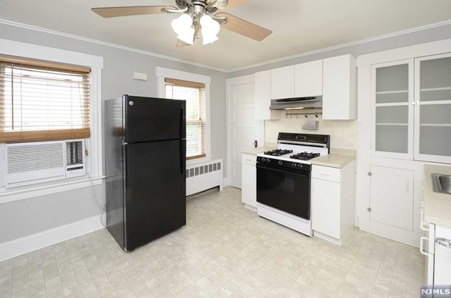 88 Passaic Ave, Paterson NJ  07506-1406 exterior