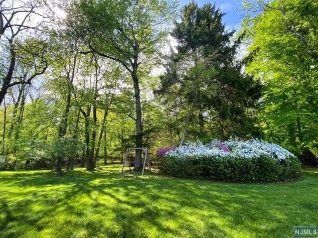 85 Pascack Rd, Hillsdale NJ  07642-1300 exterior