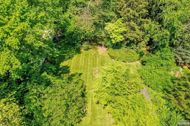 85 Pascack Rd, Hillsdale NJ  07642-1300 exterior