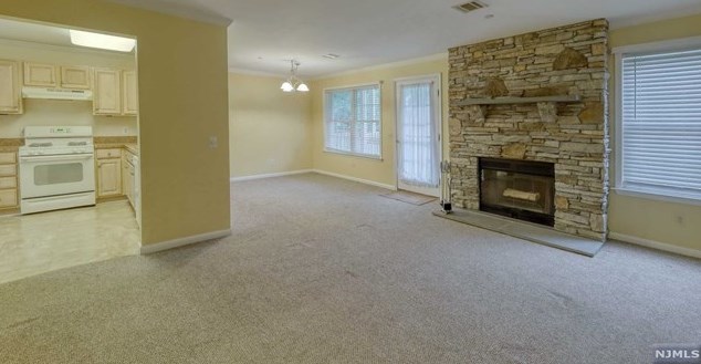 11 Evergreen Dr, Clifton NJ 07014-1363 exterior