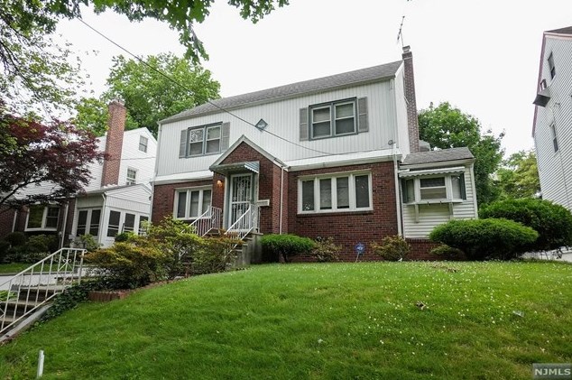 677 Lake St, Newark NJ  07104-0015 exterior