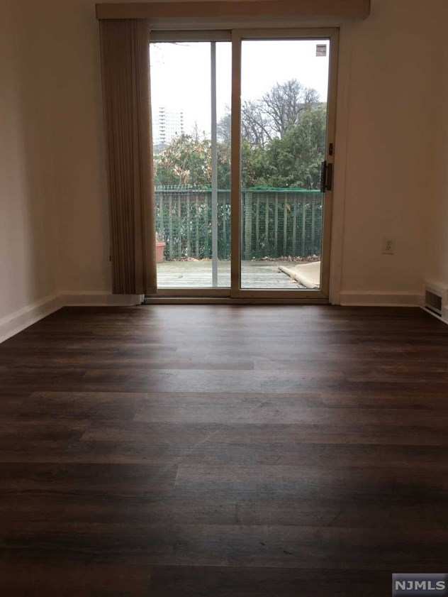 2036 Ellery Ave, West Fort Lee NJ  07024-2906 exterior