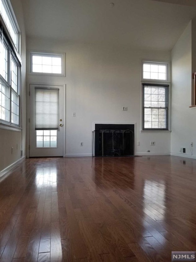 10 Regency Cir, Englewood NJ  07631-5045 exterior