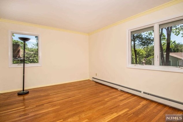 35 Winthrop Rd, Hillsdale NJ  07642-1114 exterior