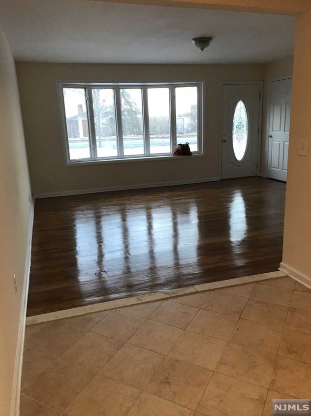 235 Farview Ave, Paramus NJ  07652-3234 exterior