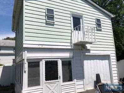 67 Bellevue Ave, Elmwood Park NJ  07407-3003 exterior