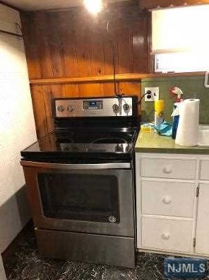 67 Bellevue Ave, Elmwood Park NJ  07407-3003 exterior