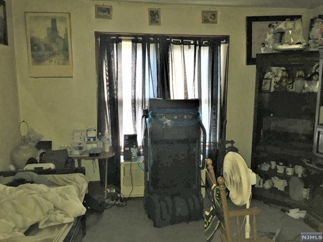 50 Montclair Ave, Paterson NJ  07503-2438 exterior
