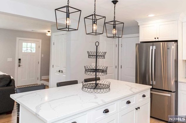 261 Vitmar Pl, Park Ridge NJ  07656-2406 exterior