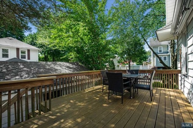 33 Garfield Pl, Rutherford NJ  07070-2455 exterior